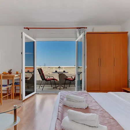 Apartment Residence Apartments *