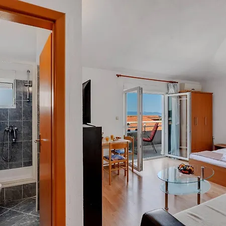 Residence Apartments *