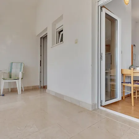 Residence Apartments *